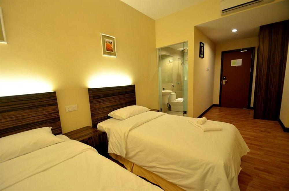 Little Gaya Hotel Kota Kinabalu Exterior photo